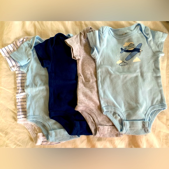 5X “Rococo” baby onesies 9 month - Picture 1 of 7